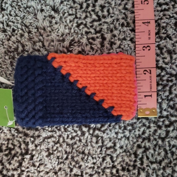 Kate Spade hand knit cellphone case "hand in hand" - Picture 12 of 13